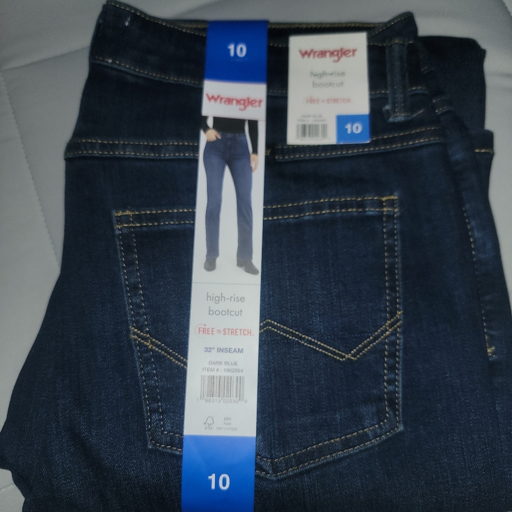 Wrangler Dark Blue High-Rise Bootcut Jeans with Contrast Stitching